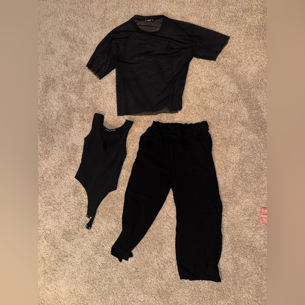 4 for 1: black clothes bundle 🖤🖤